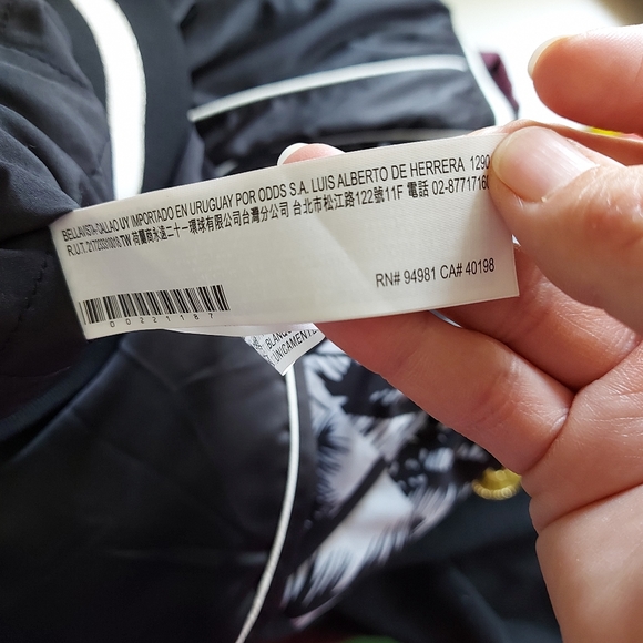 Small Black Crop Bomber Style Forever 21 Jacket - Picture 6 of 9